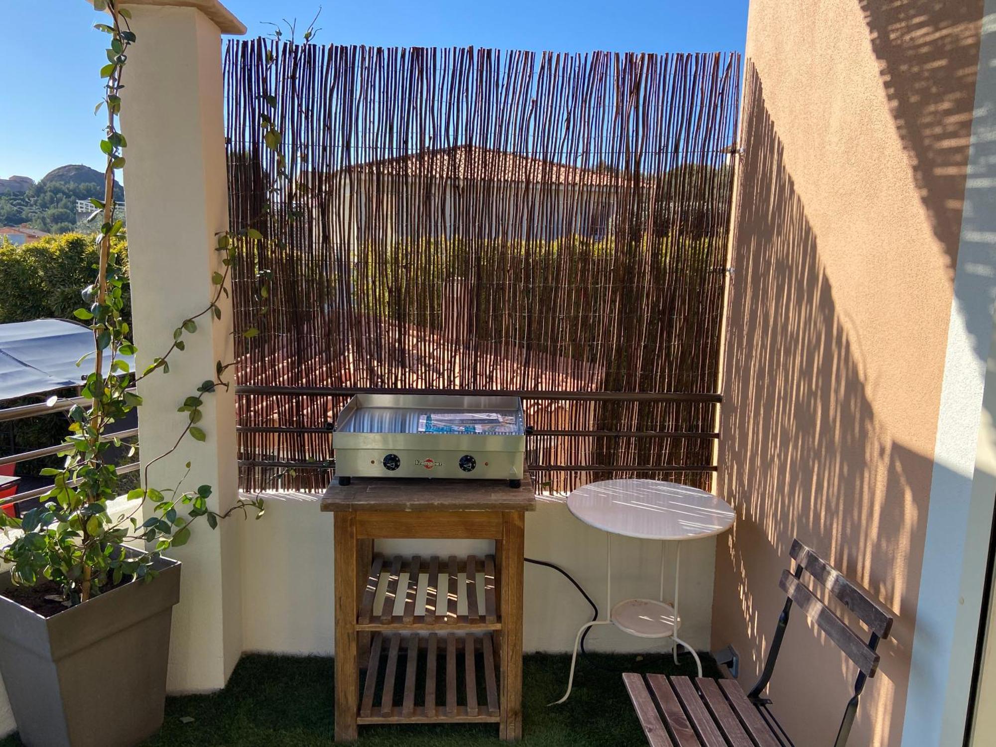 Sublime Logement Avec Vue Mer Et Jacuzzi La Ciotat Bagian luar foto