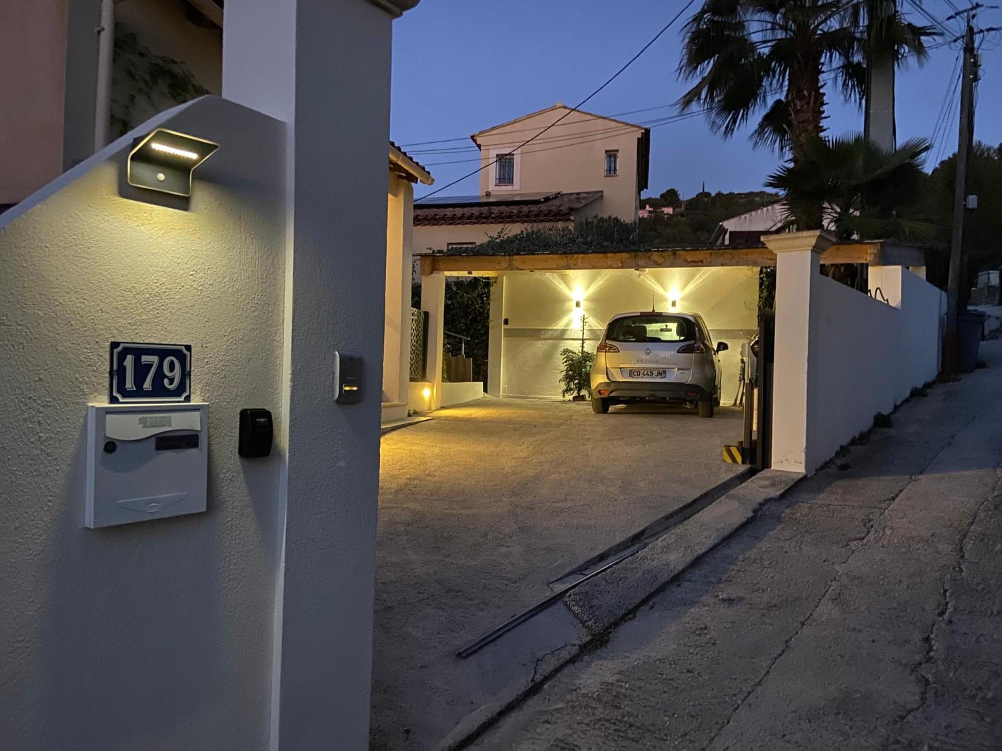 Sublime Logement Avec Vue Mer Et Jacuzzi La Ciotat Bagian luar foto