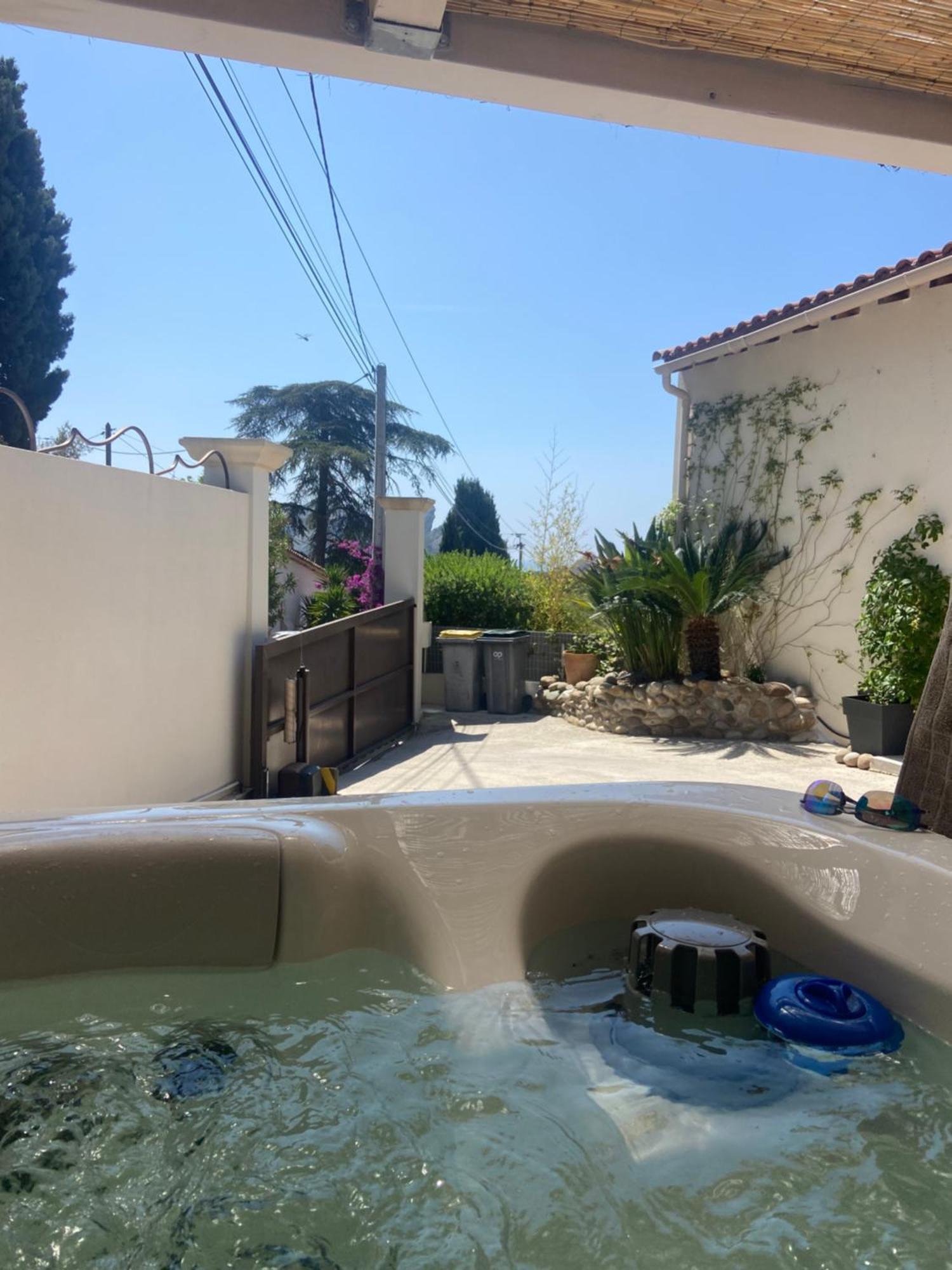Sublime Logement Avec Vue Mer Et Jacuzzi La Ciotat Bagian luar foto